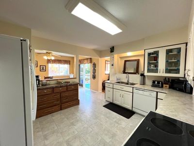 21 Short St, House other with 2 bedrooms, 0 bathrooms and null parking in Fruitvale BC | Image 3