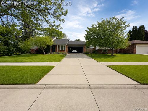 3757 Oxley Dr, Troy, MI, 48083-5343 | Card Image