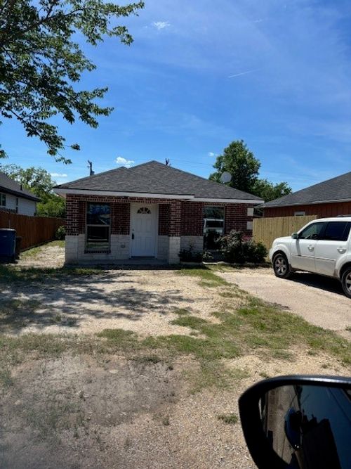 104 S Wall St, Itasca, TX, 76055-2043 | Card Image