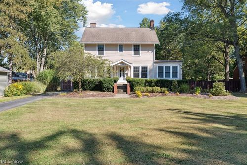 23052 Mastick Rd, North Olmsted, OH, 44070-3881 | Card Image