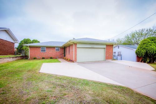 1023 E Virginia Ave, Stillwater, OK, 74075-7922 | Card Image