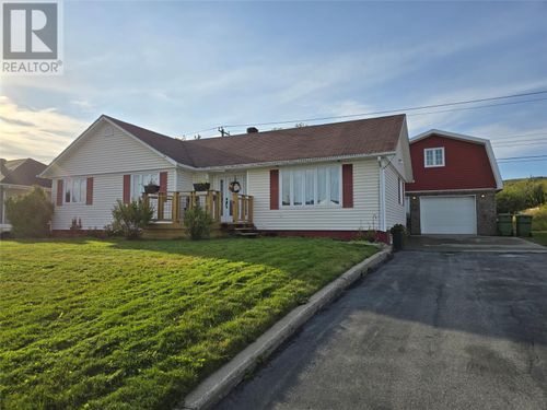 701 Churchill St, Labrador City, NL, A2V1T8 | Card Image