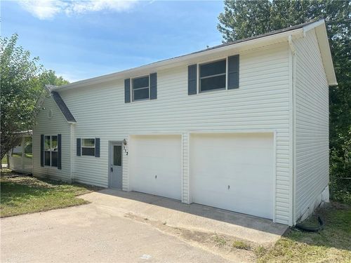 112 E 4th St, Dearborn, MO, 64439-9641 | Card Image