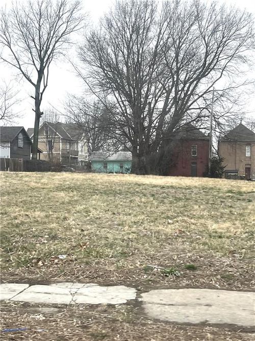 700 Prospect Ave, Kansas City, MO, 64124-2426 | Card Image