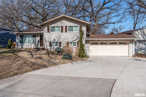 2004 Lincoln Rd, Bettendorf, IA, 52722-4346 | Card Image