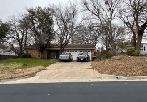 1802 Windlea Dr, Euless, TX, 76040-4019 | Card Image