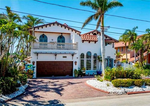 11320 6th St E, TREASURE ISLAND, FL, 33706-3028 | Card Image