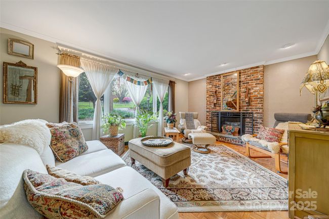 23 Zephyr Dr, House other with 4 bedrooms, 2 bathrooms and null parking in Asheville NC | Image 5