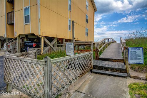 132-918 N New River Dr, Surf City, NC, 28445-7026 | Card Image