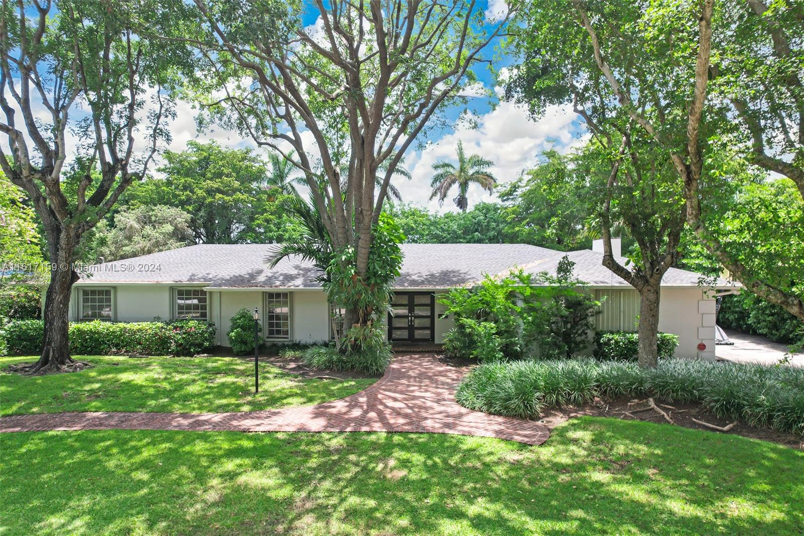 71st Ct, Pinecrest, FL 33156