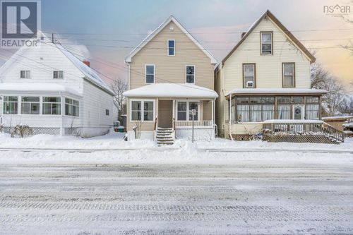 204 Victoria Street, Windsor, NS, B0N2T0 | Card Image