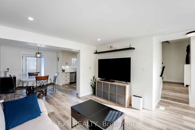 2757 Wedgewood Cres, House attached with 3 bedrooms, 2 bathrooms and 4 parking in Niagara Falls ON | Image 6