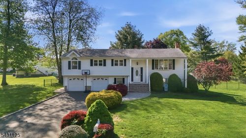 31 Fox Hill Rd, Fairfield, NJ, 07004-2313 | Card Image