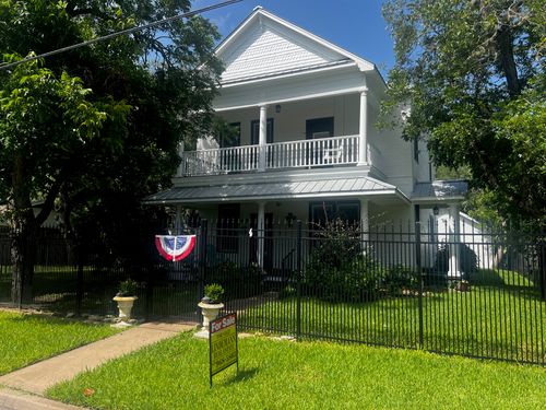 504 S Franklin St, La Grange, TX, 78945-3218 | Card Image