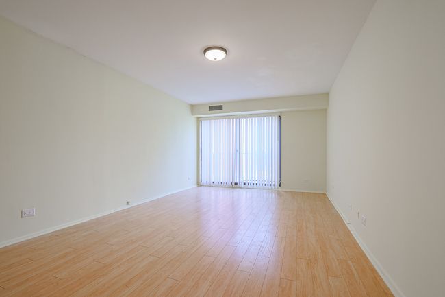 APT-102 - 3801 Appian Way, Home with 2 bedrooms, 2 bathrooms and null parking in Glenview IL | Image 15