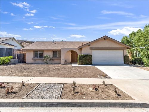 833 Crosby Ave, Simi Valley, CA, 93065-5012 | Card Image