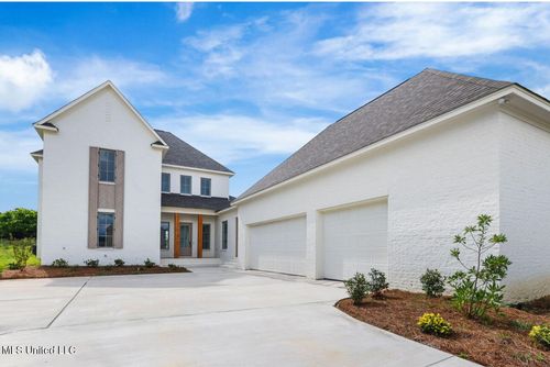 135 Genoa Dr, Madison, MS, 39110-6064 | Card Image