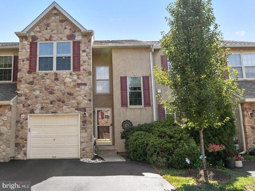 81 Chadwick Cir, NORRISTOWN, PA, 19403-4560 | Card Image