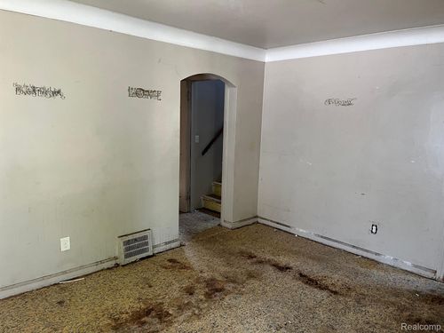 20202 Westphalia St, Detroit, MI, 48205-1151 | Card Image