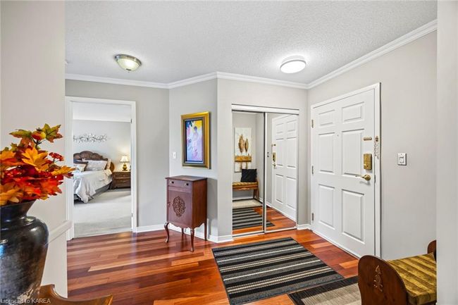 207 - 130 Wright Cres, House attached with 2 bedrooms, 2 bathrooms and 1 parking in Kingston ON | Image 9