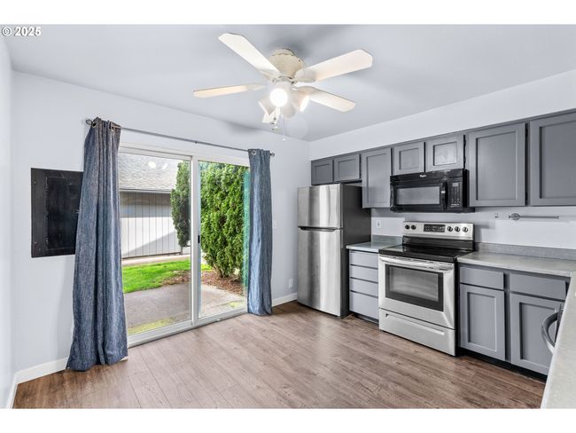 Kitchen/Dining Room | Image 6