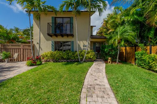 1827 N Palmway, Lake Worth Beach, FL, 33460-6646 | Card Image