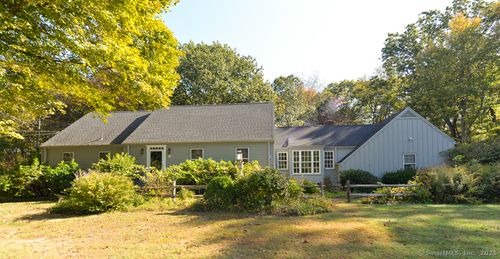 72 Carriage Dr, Middlebury, CT, 06762-1926 | Card Image