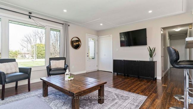 21725 Adelaide Rd, House other with 3 bedrooms, 1 bathrooms and 10 parking in Mount Brydges ON | Image 6