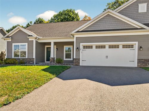 7 Longtrail Ln, Henrietta, NY, 14467-8977 | Card Image