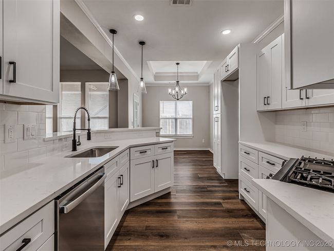311 E 126 Th St S, House other with 3 bedrooms, 2 bathrooms and null parking in Jenks OK | Image 19