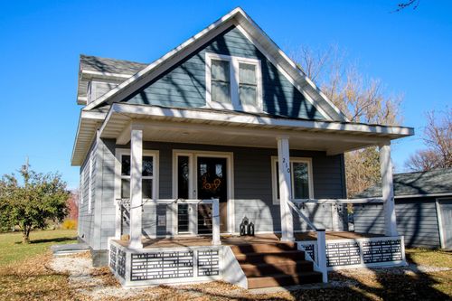 210 Iowa Ave, Hoffman, MN, 56339-8124 | Card Image