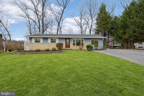 5806 Miriam Dr, SYKESVILLE, MD, 21784-8436 | Card Image