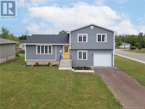 4 Holly Rd, Riverview, NB, E1B0E7 | Card Image