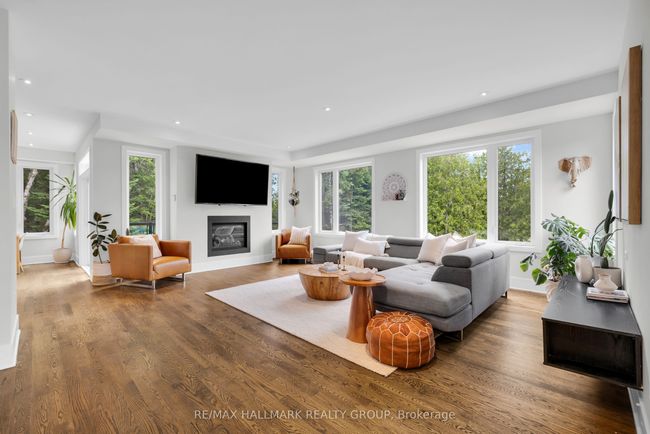 3311 Barlow Cres, House other with 3 bedrooms, 4 bathrooms and 6 parking in Dunrobin ON | Image 4