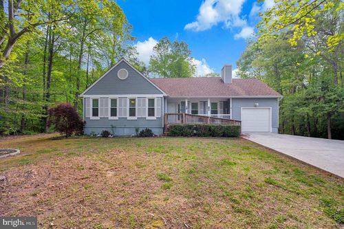 8447 Clare St, KING GEORGE, VA, 22485-3820 | Card Image