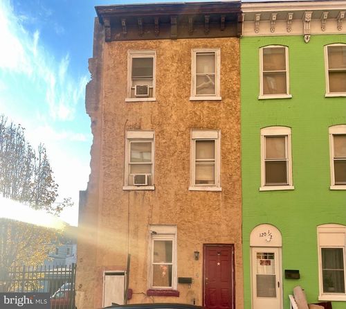 122 Maple St, READING, PA, 19602-1209 | Card Image