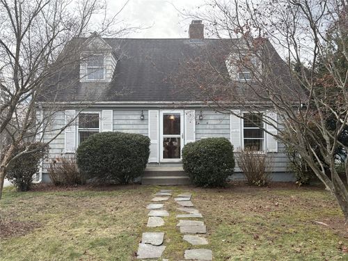 10 Jesse Davis Ln, Barrington, RI, 02806-4422 | Card Image