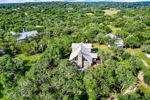 8015 Ozark Dr, San Marcos, TX, 78666-1885 | Card Image