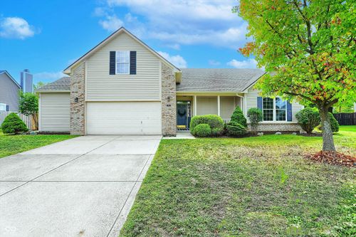 315 Mcintosh Ln, Westfield, IN, 46074-9792 | Card Image