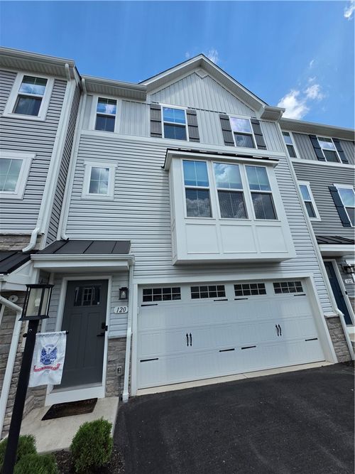 120 Crown St, Mc Kees Rocks, PA, 15136-5700 | Card Image