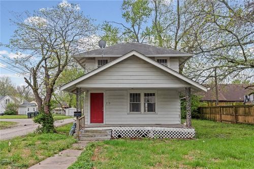 210 12th St, Ottawa, KS, 66067-3506 | Card Image