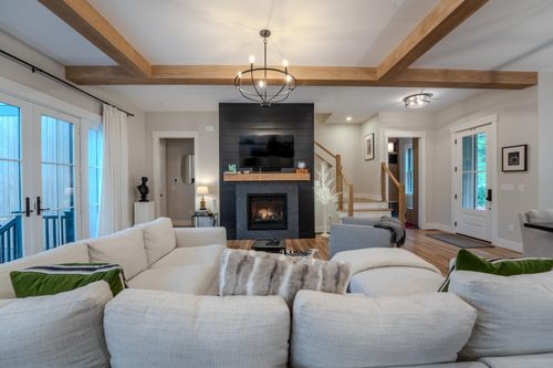250 S Peak Rd, Lincoln, NH, 03251-4604 | Card Image