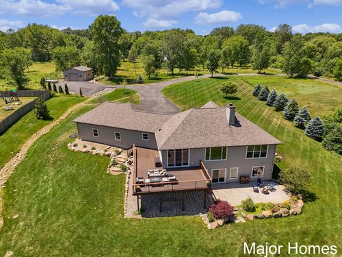 8298 Thornapple River Dr, Caledonia, MI, 49316-8309 | Card Image