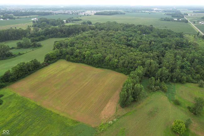 overview of rural landscape featuring farmland | Image 10