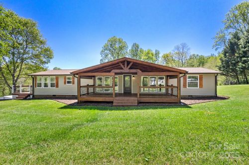 2942 Denwood Dr, Claremont, NC, 28610-9646 | Card Image