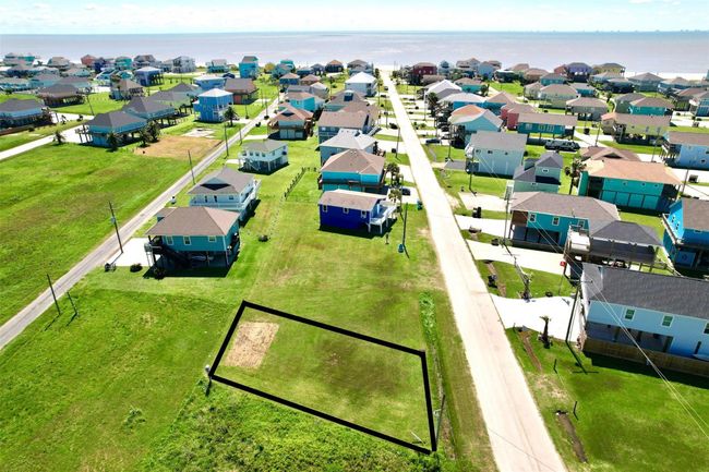 982 S Cove, Home with 0 bedrooms, 0 bathrooms and null parking in Crystal Beach TX | Image 5