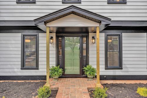 2825 Fairway Forest Dr, Salem, VA, 24153-7400 | Card Image