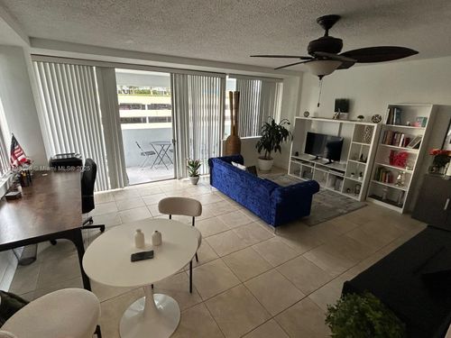 apt-3b-7545 E Treasure Dr, North Bay Village, FL, 33141-4307 | Card Image