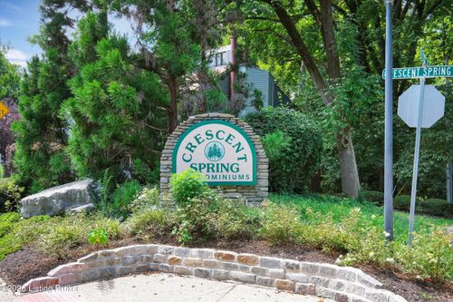 348 Crescent Spring Dr, Louisville, KY, 40206-2800 | Card Image