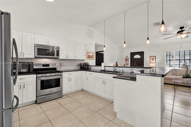 17746 48 Th Ct N, House other with 3 bedrooms, 2 bathrooms and null parking in Loxahatchee FL | Image 15